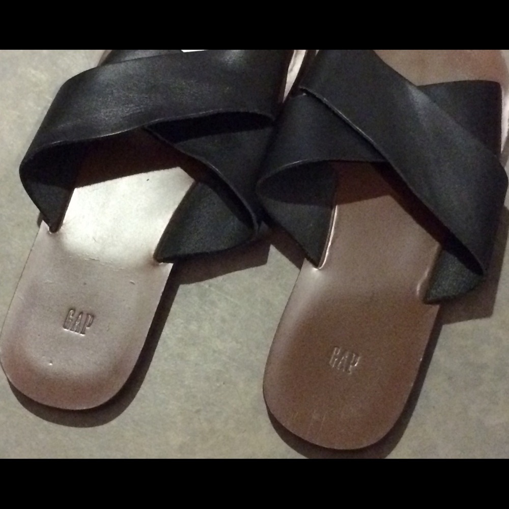 GAP Black Leather Sandals (7)